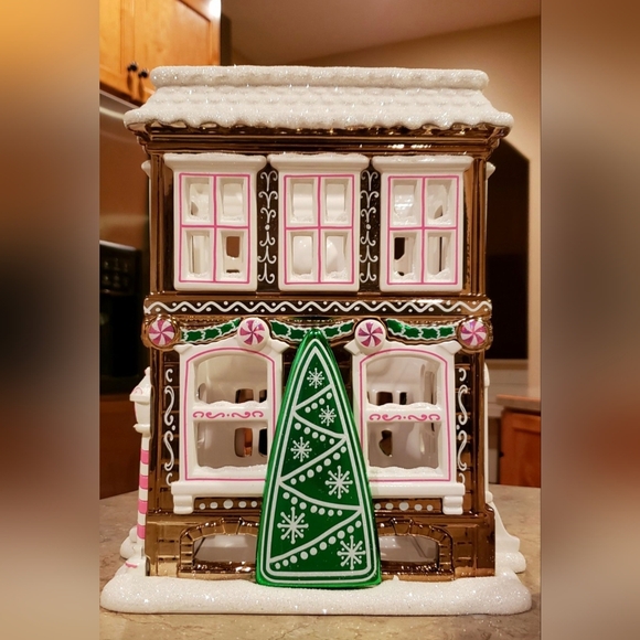 !ULTRA RARE & NIB!! 2019 B&BW Gingerbread House Luminary Candle Holder - Picture 4 of 7